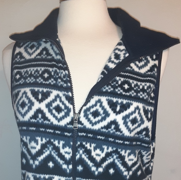 American Living Jackets & Blazers - American living medium fleece vest Aztec print Blue White Outerwear Sleeveless